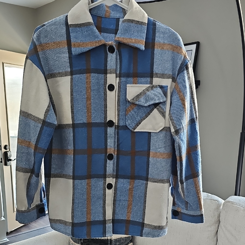 Nwt Women's Blue, Cream and Brown Plaid Shirt Jacket Top